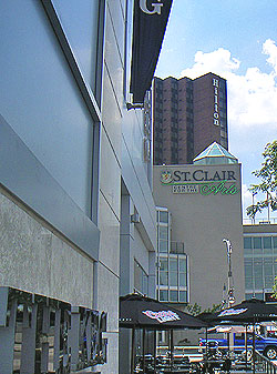 Commercial signs along Riverside Drive