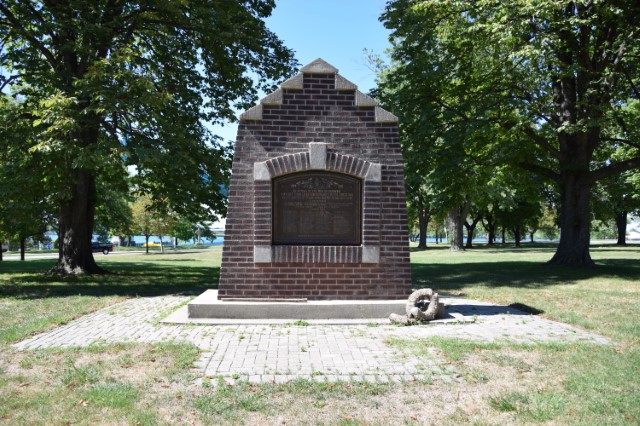 Memorial Cenotaph