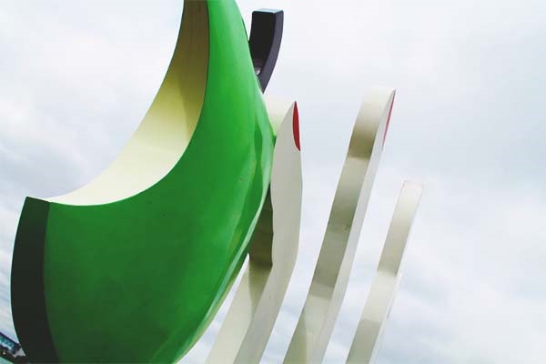 Eve's Apple - Edwina Sandys Eve's Apple - Edwina Sandys