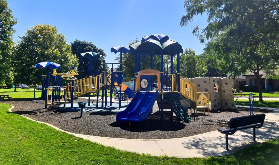 Flora Park playground