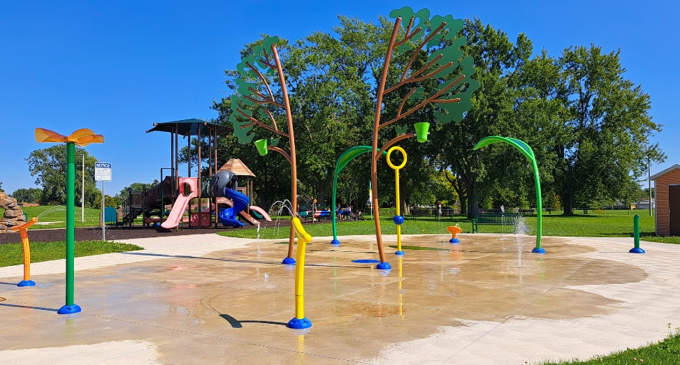 Fontainebleau nature themed spray pad